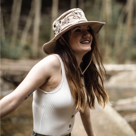 Safari Bug Print Hat - Picture 3 of 3